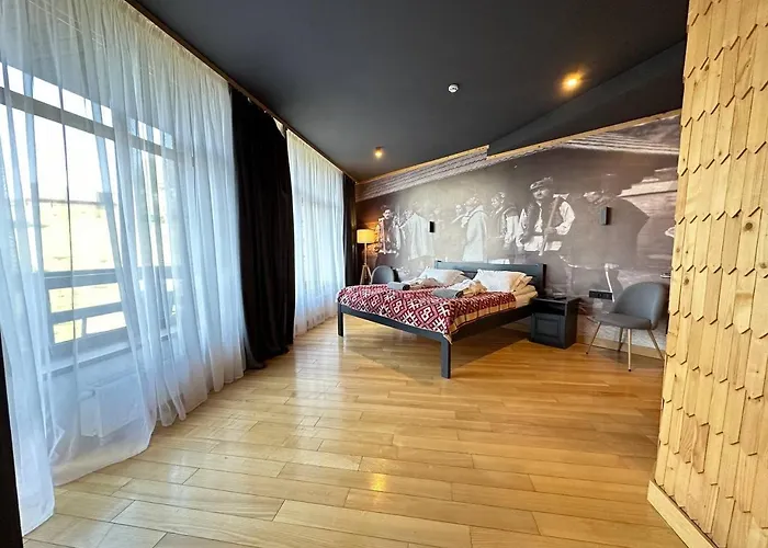 Ξενοδοχείο Gora 4*
